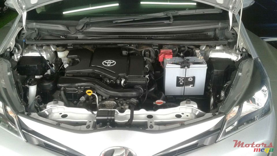 2016' Toyota Vitz photo #7