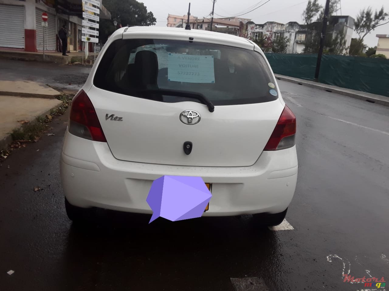 2009' Toyota Vitz photo #5