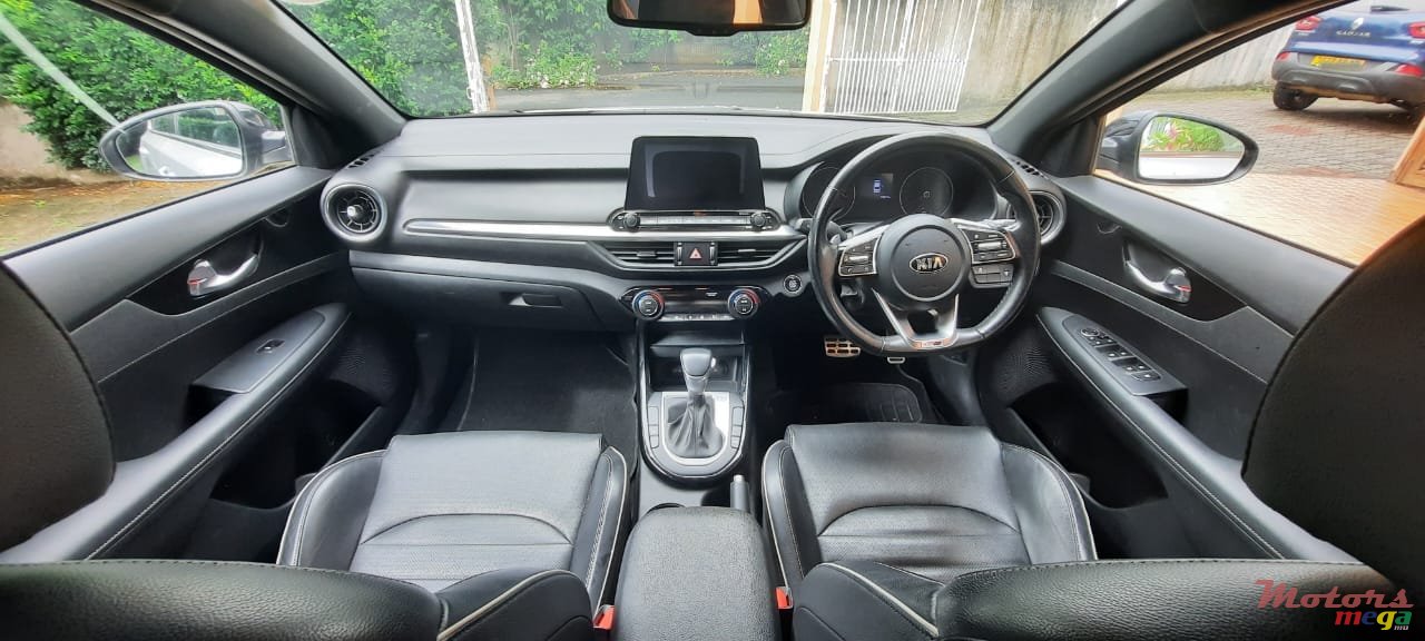 2021' Kia Cerato GT Line photo #6