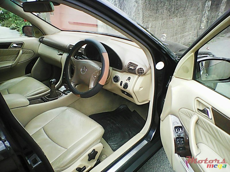 2001' Mercedes-Benz C200 kOMPRESSOR petrol photo #3