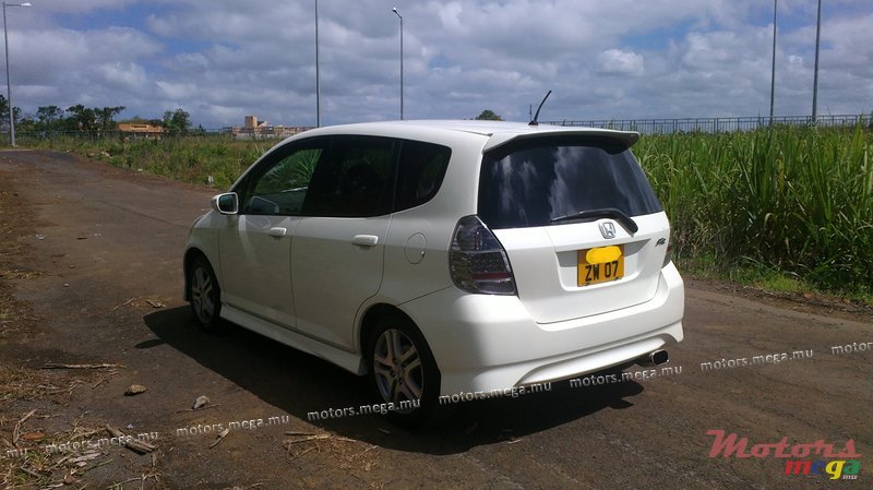 2007' Honda Fit photo #2