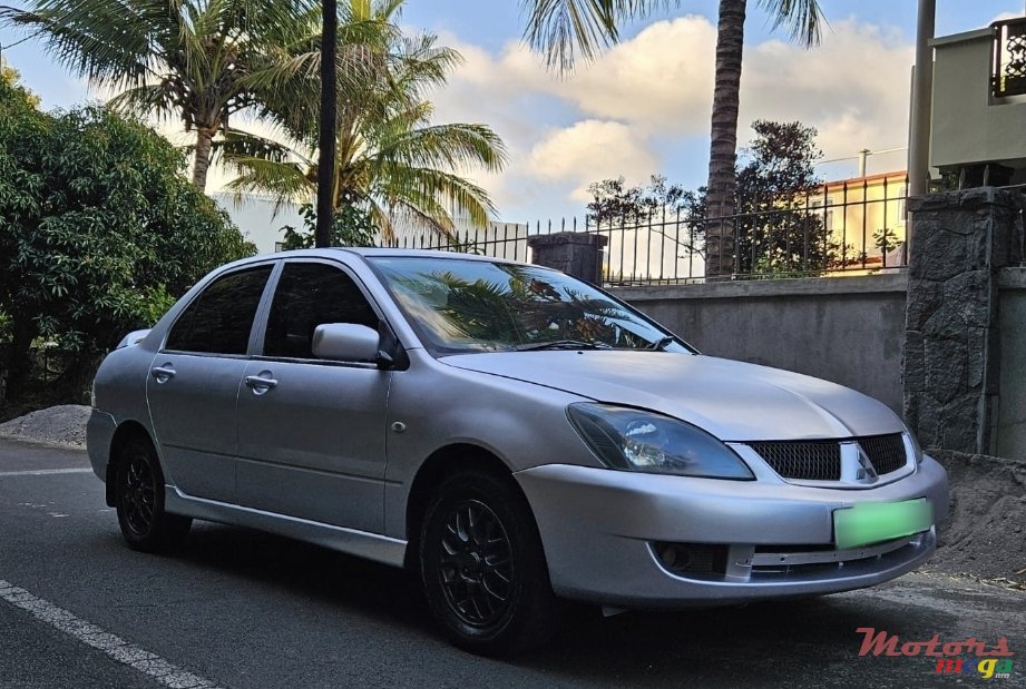 2007' Mitsubishi Lancer photo #1