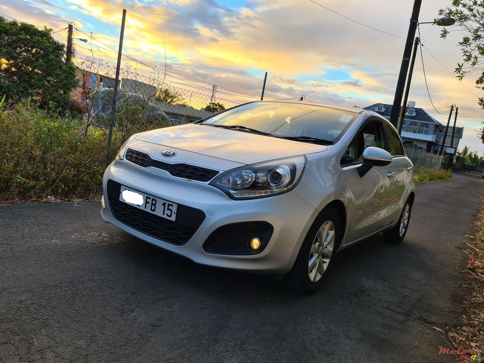 2015' Kia Rio Automatic photo #1