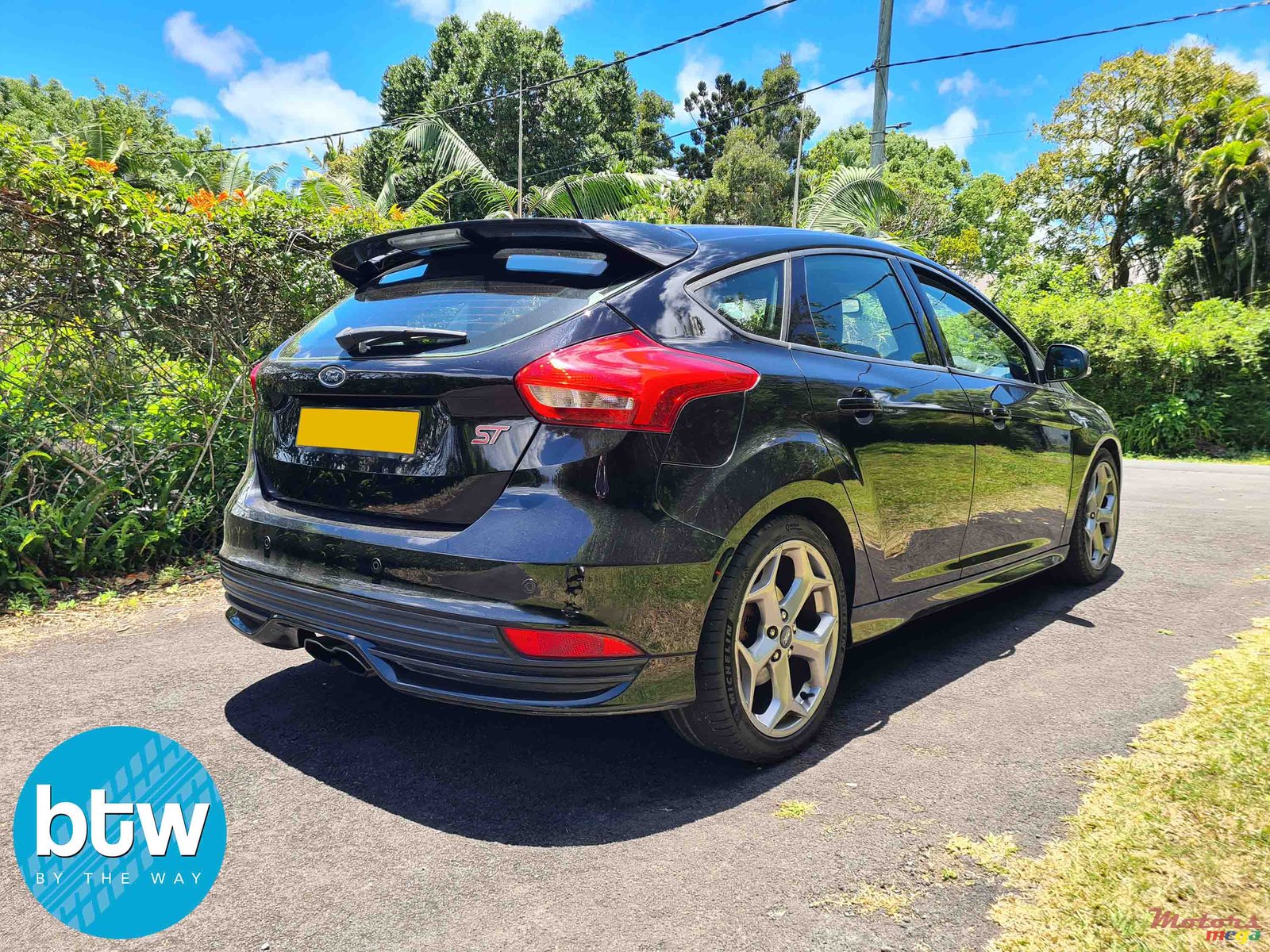 2016' Ford Focus ST photo #2