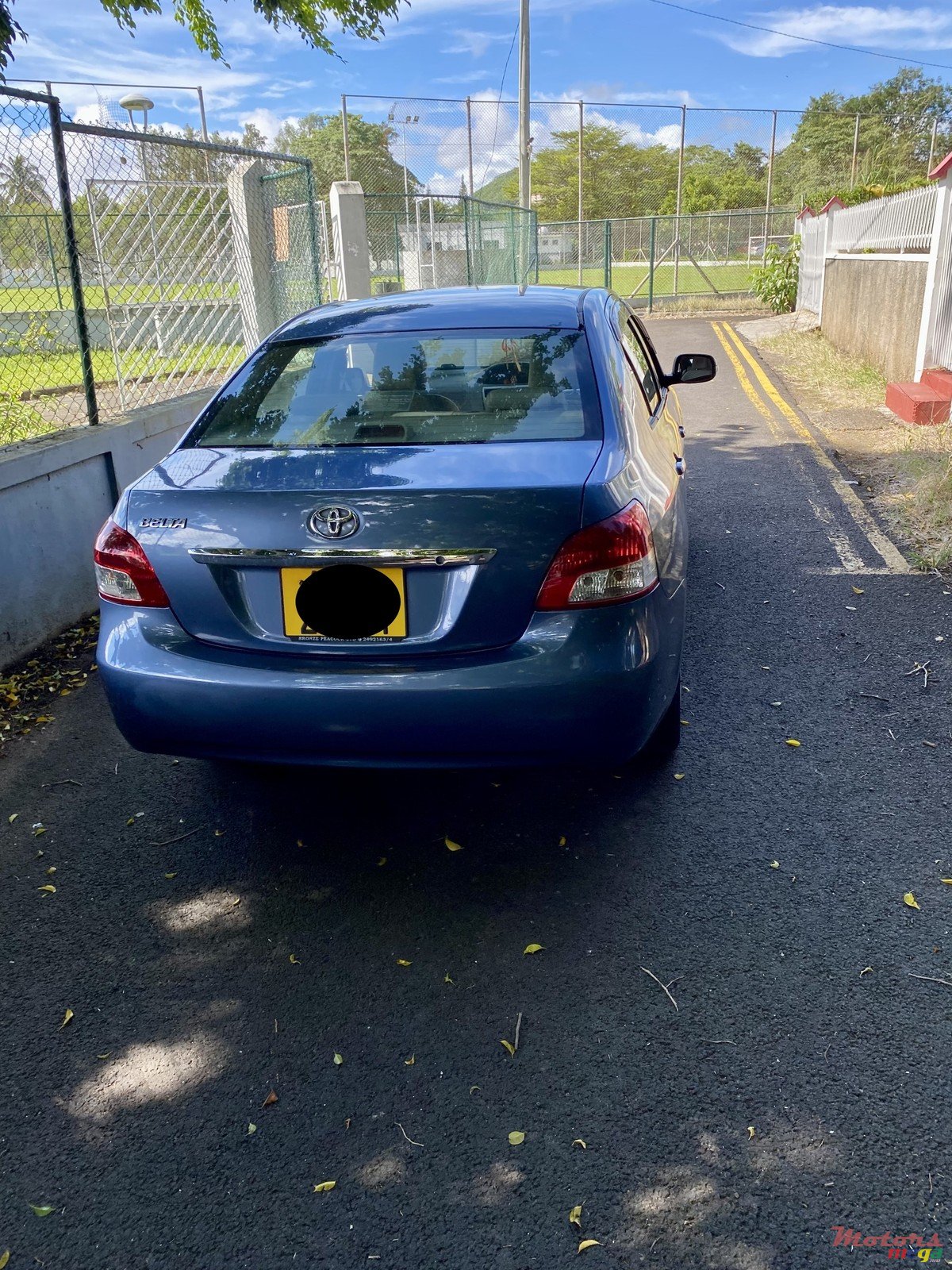 2011' Toyota Belta photo #1
