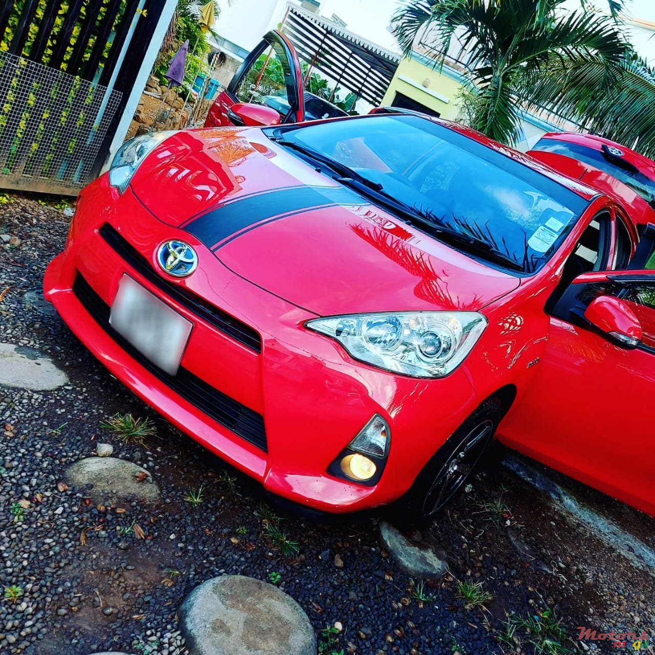 2014' Toyota Aqua photo #1