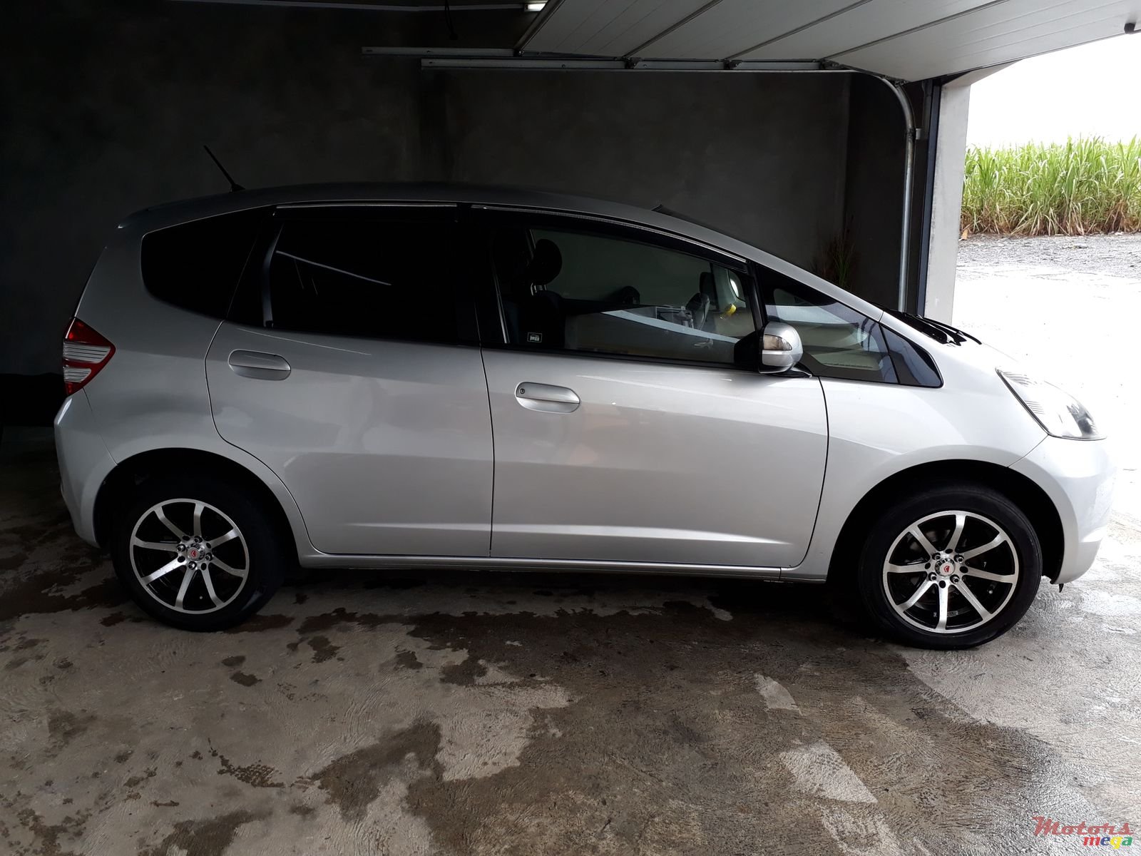 2010' Honda Fit photo #1