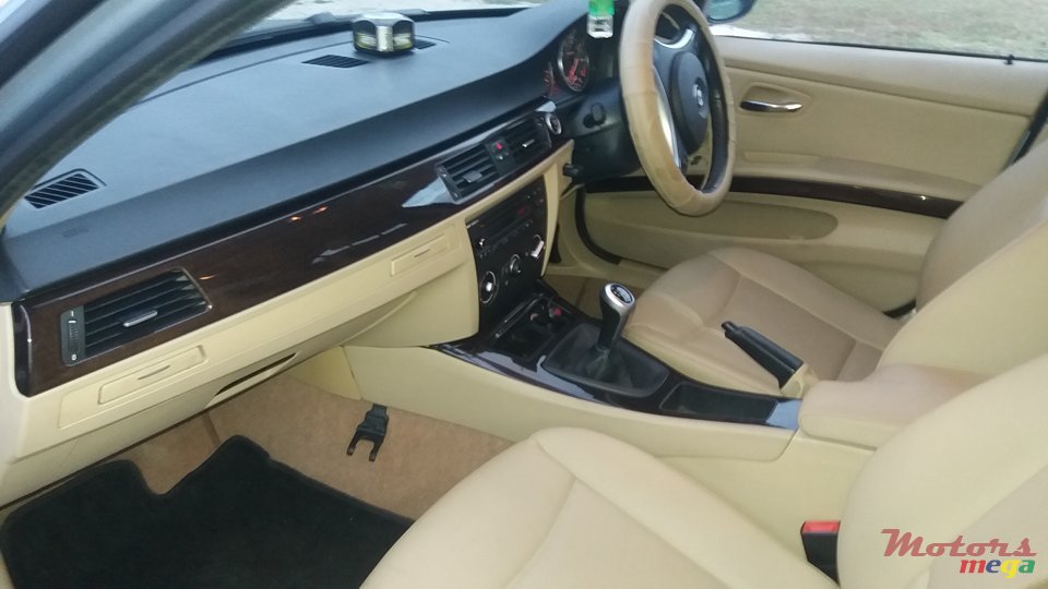 2009' BMW 316 photo #4