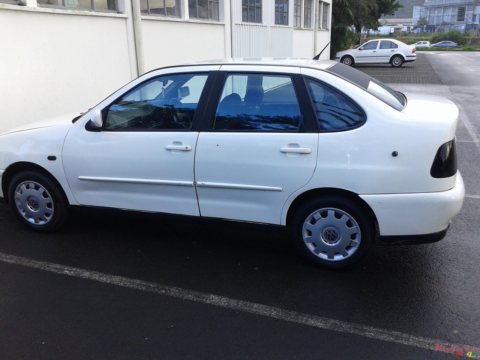 1999' Volkswagen Polo Classic photo #1