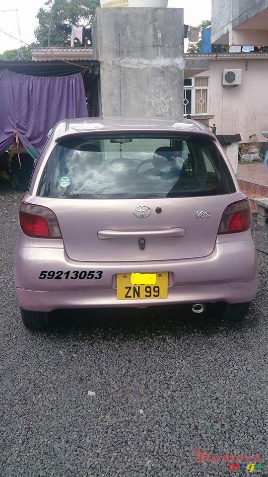 1999' Toyota Vitz photo #2