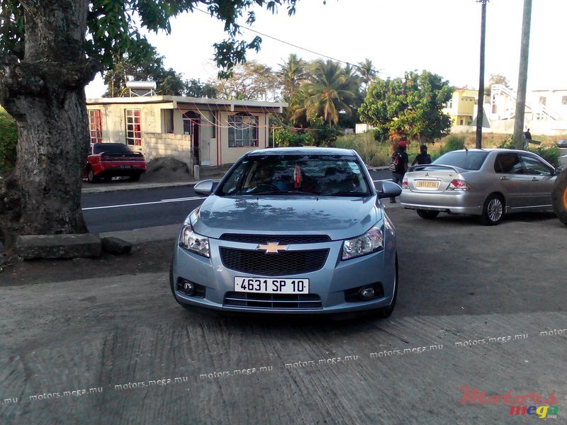 2010' Chevrolet Cruze ls photo #1
