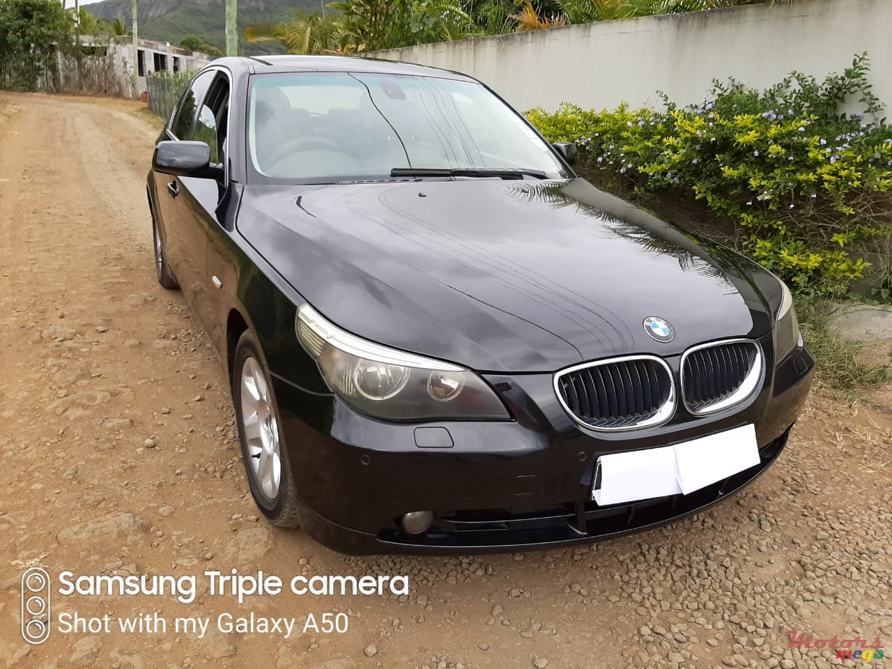 2004' BMW 525 525d photo #1