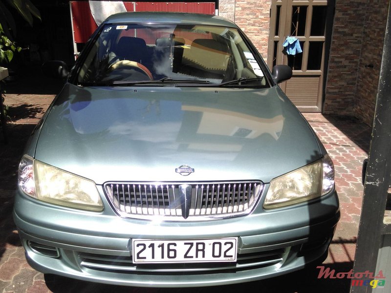 2002' Nissan Sunny photo #1