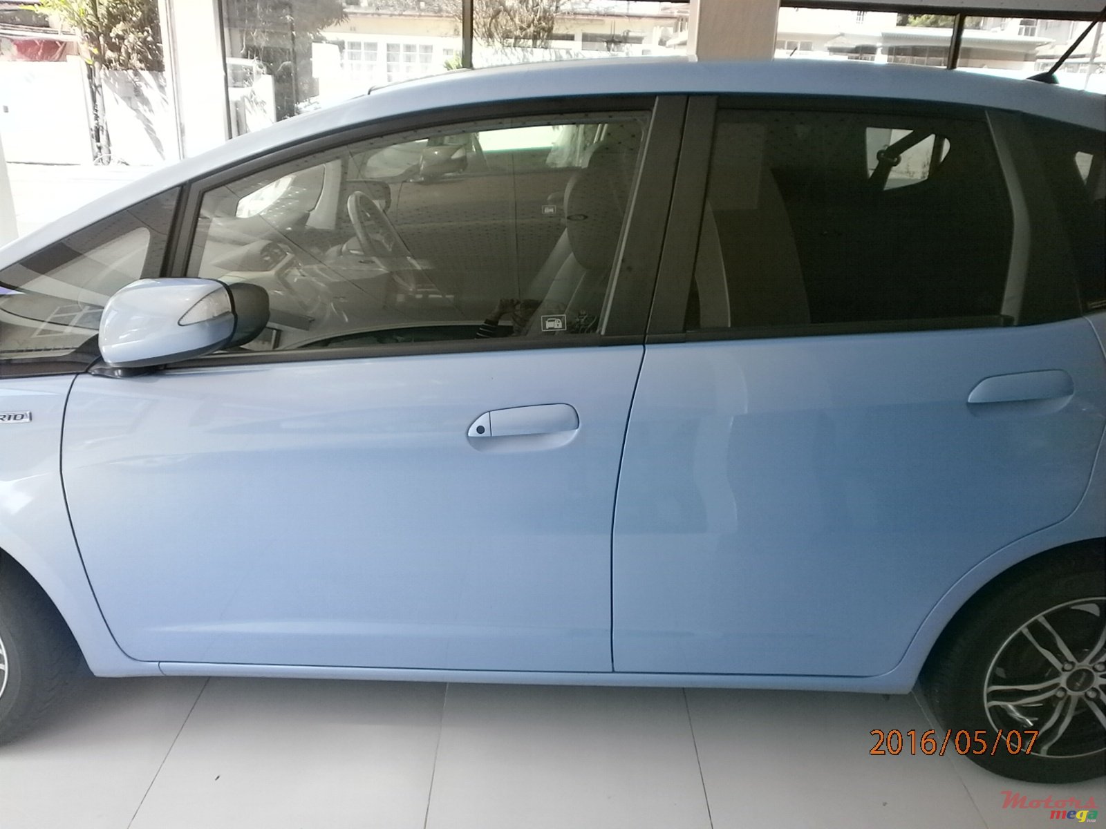 2012' Honda Fit hybrid photo #3