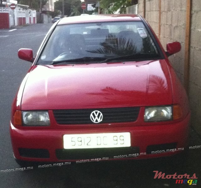 1999' Volkswagen Classic photo #1