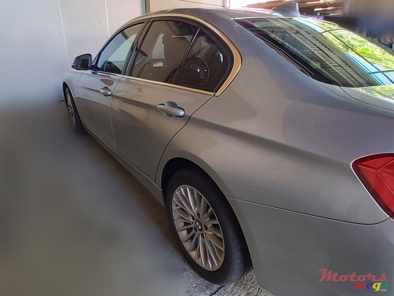 2012' BMW 3 Series photo #4