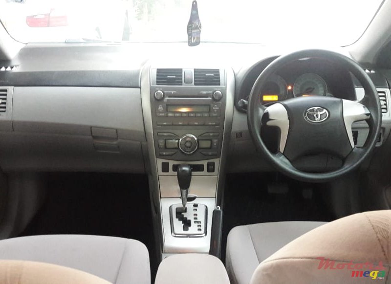 2012' Toyota Corolla GLI photo #6