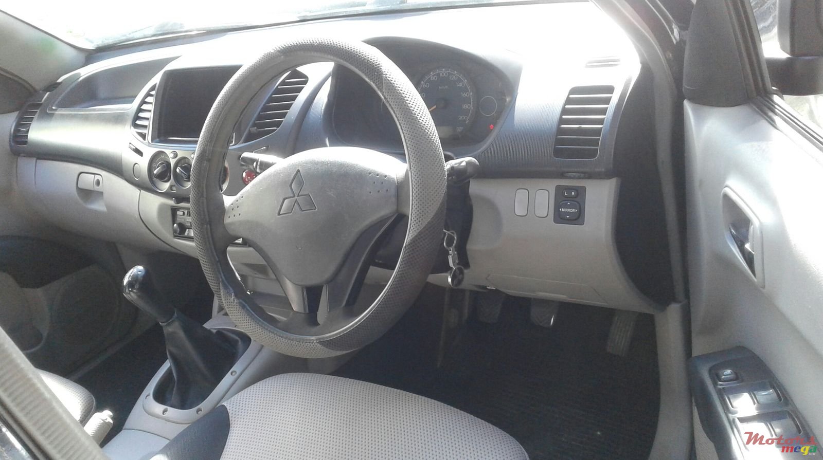 2009' Mitsubishi L 200 Sportero photo #4