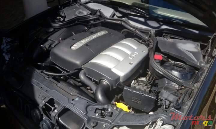 2002' Mercedes-Benz C-Class photo #2