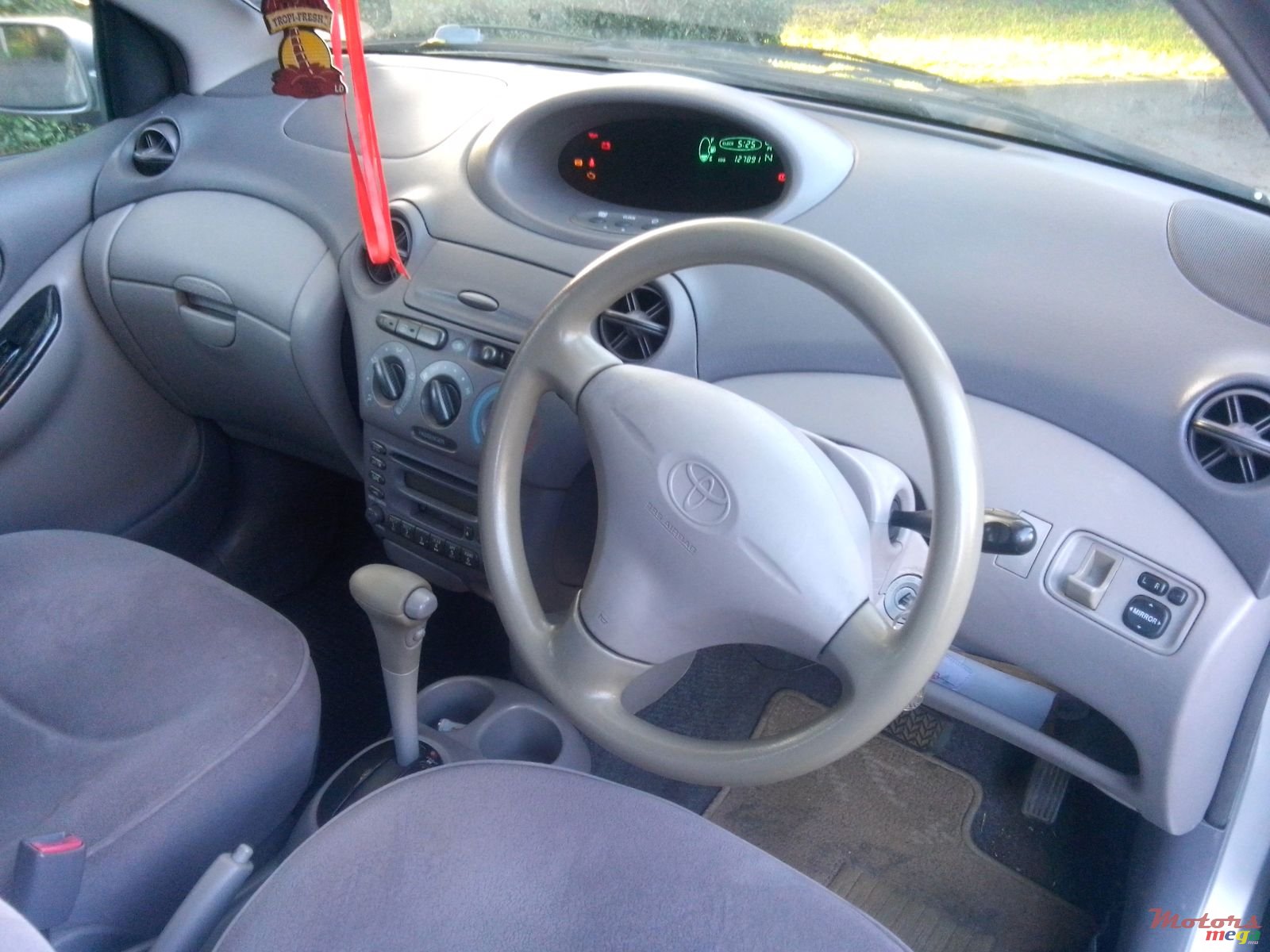 2001' Toyota photo #4