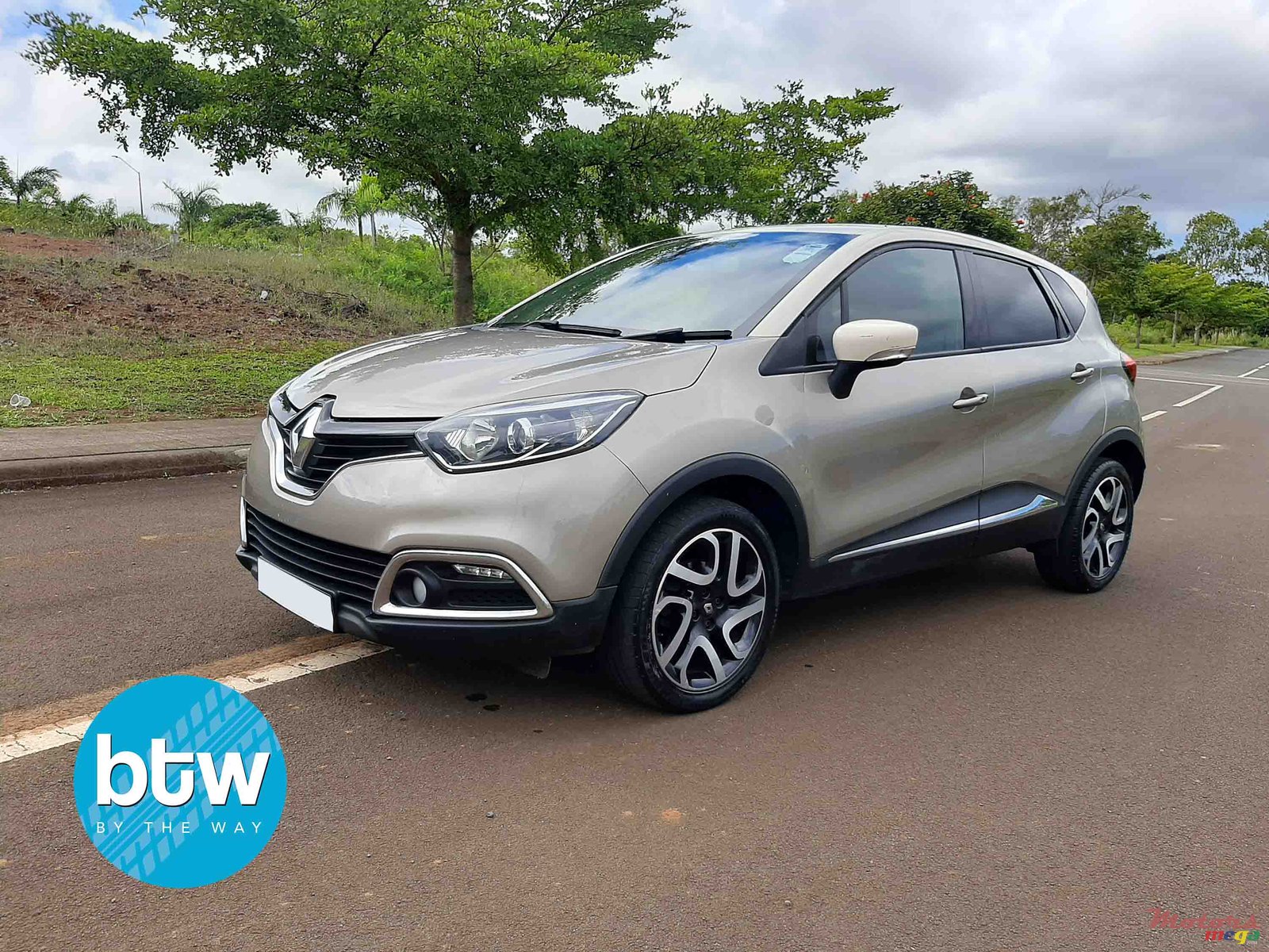 2016' Renault Captur photo #2