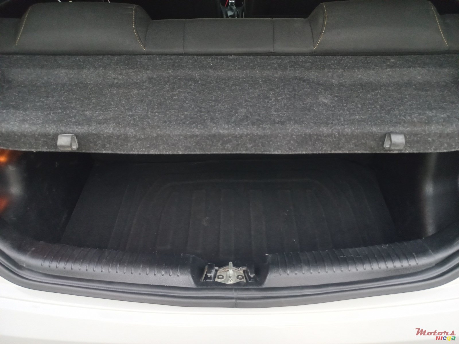 2017' Kia Picanto MANUAL photo #4