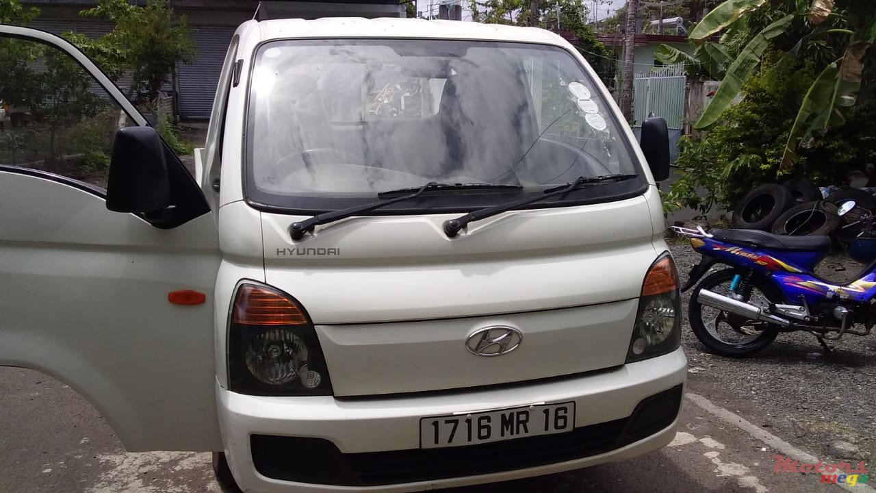 2016' Hyundai H 100 photo #1