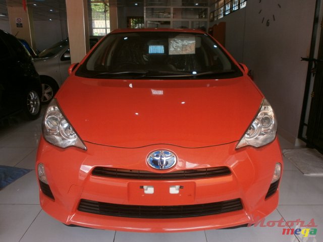 2013' Toyota Auris Aqua photo #1