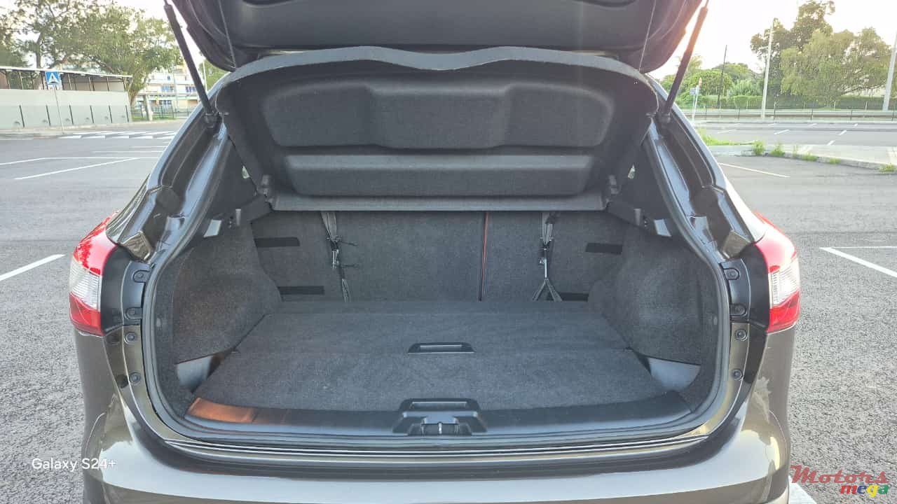 2015' Nissan Qashqai photo #7