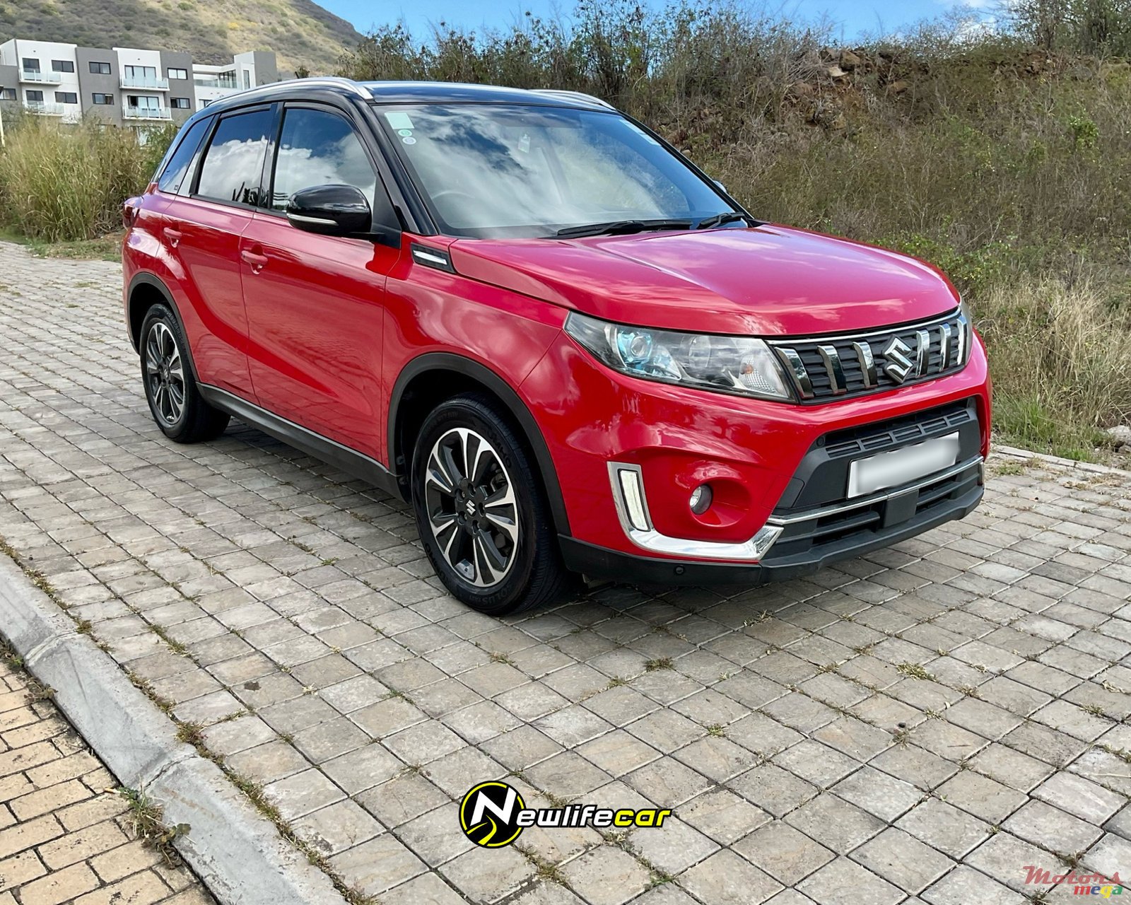 2021' Suzuki Vitara photo #2