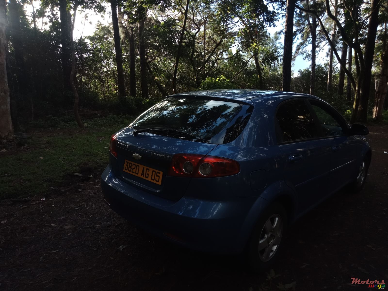 2005' Chevrolet Optra photo #1