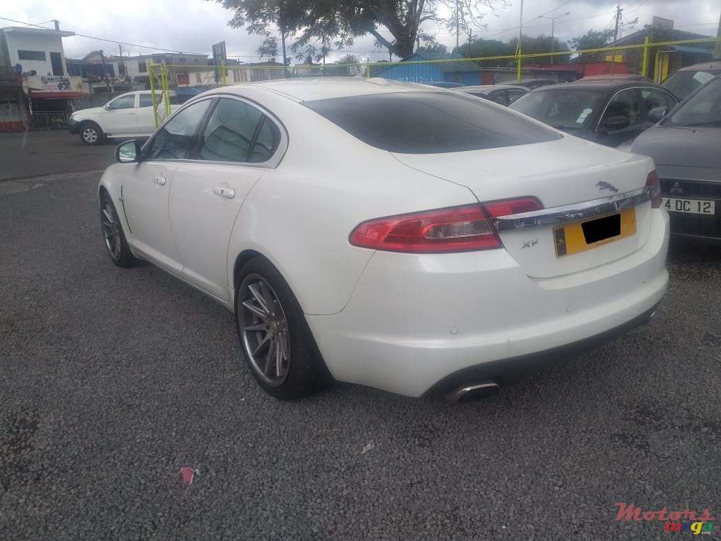 2010' Jaguar XF photo #4