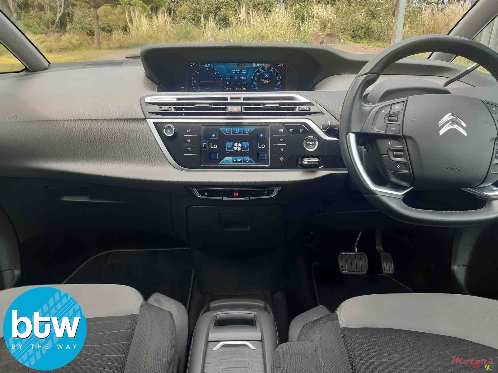 2015' Citroen C4 Picasso photo #6