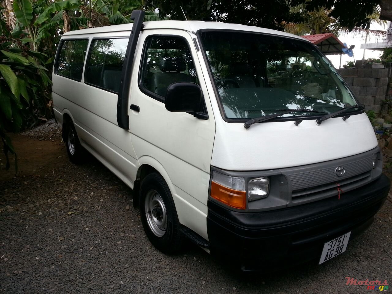 1998' Toyota HiAce photo #4