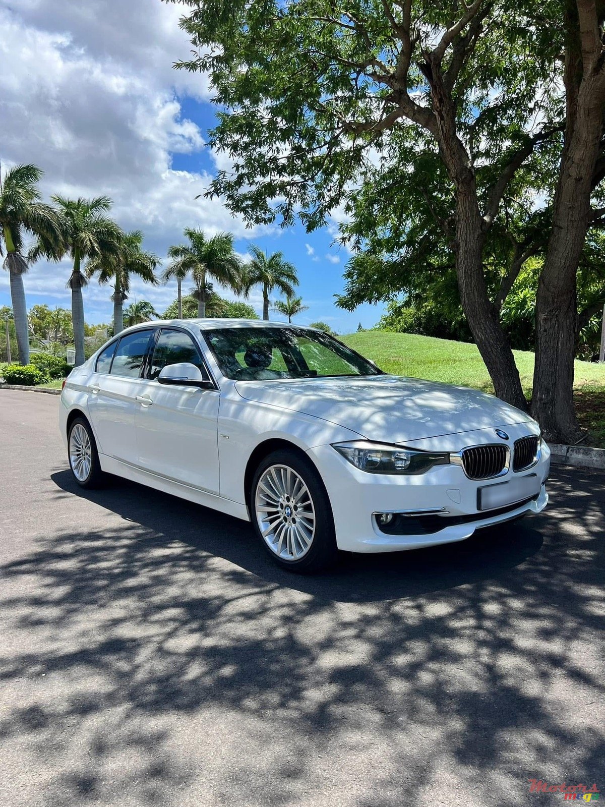 2012' BMW 328 photo #1