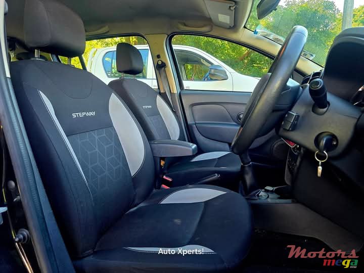 2016' Renault Sandero StepWay Turbo.  Low mileage photo #6