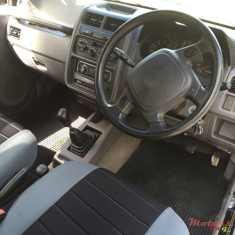 1996' Mitsubishi Pajero Junior ZR-II photo #5