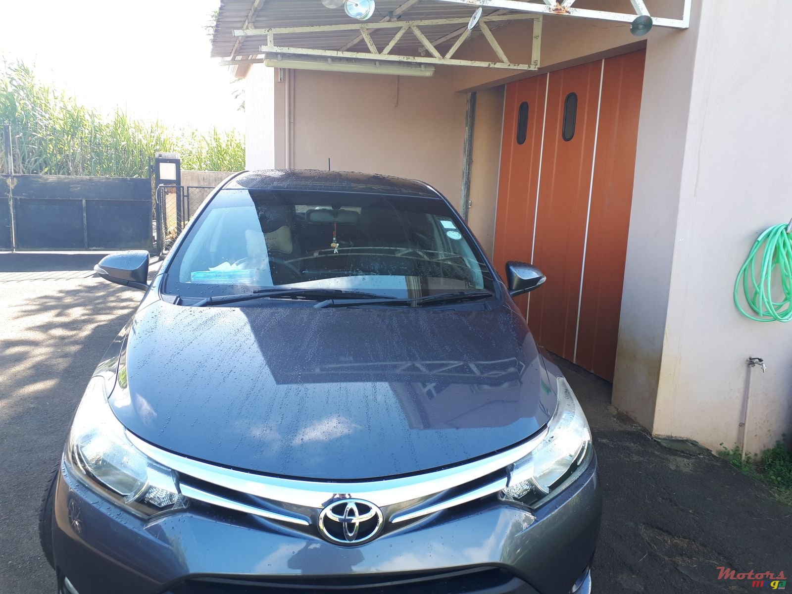 2013' Toyota Yaris photo #3