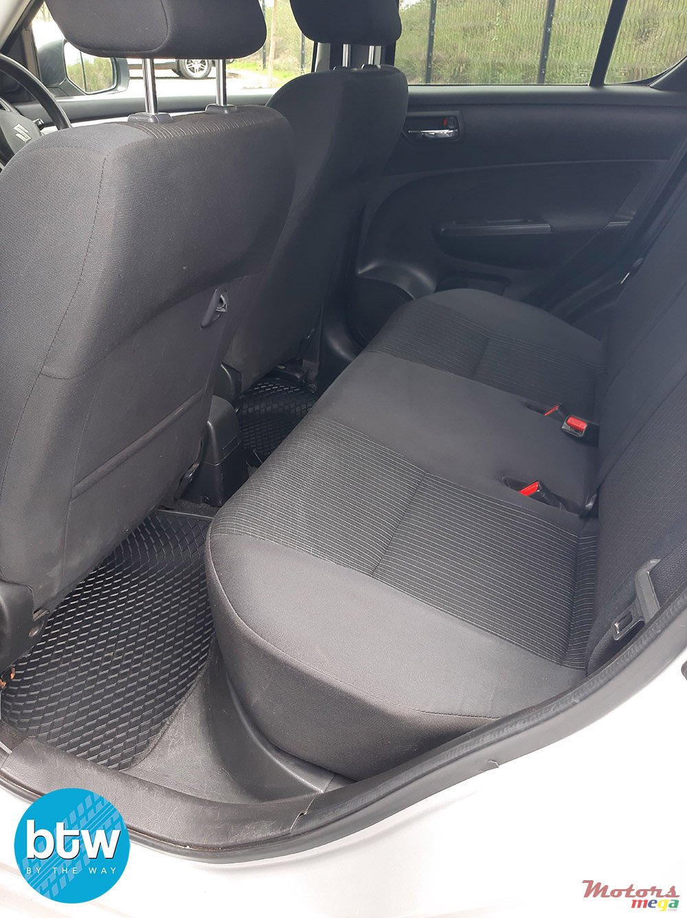 2014' Suzuki Swift photo #6