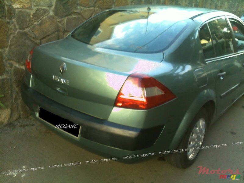2004' Renault Megane 2 photo #2