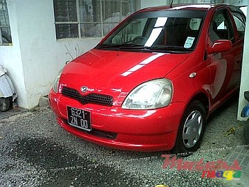 2000' Toyota Vitz photo #1