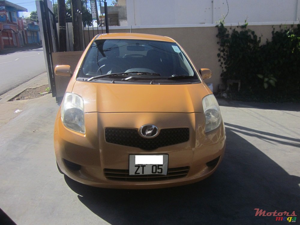 2005' Toyota Vitz 1300cc photo #1