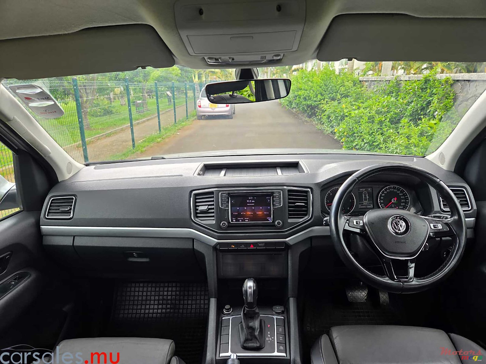 2019' Volkswagen Amarok 3.0 V6 TDI 4Motion photo #6