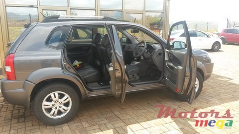 2007' Hyundai Tucson photo #5