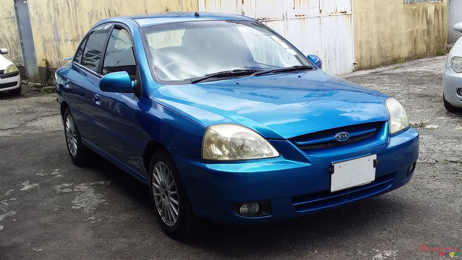 2005' Kia Rio photo #2