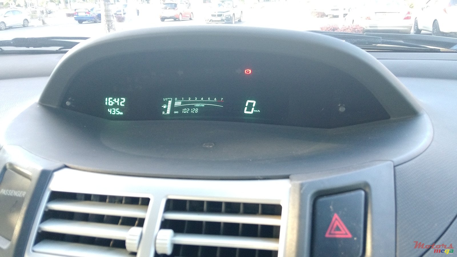 2008' Toyota Yaris photo #3