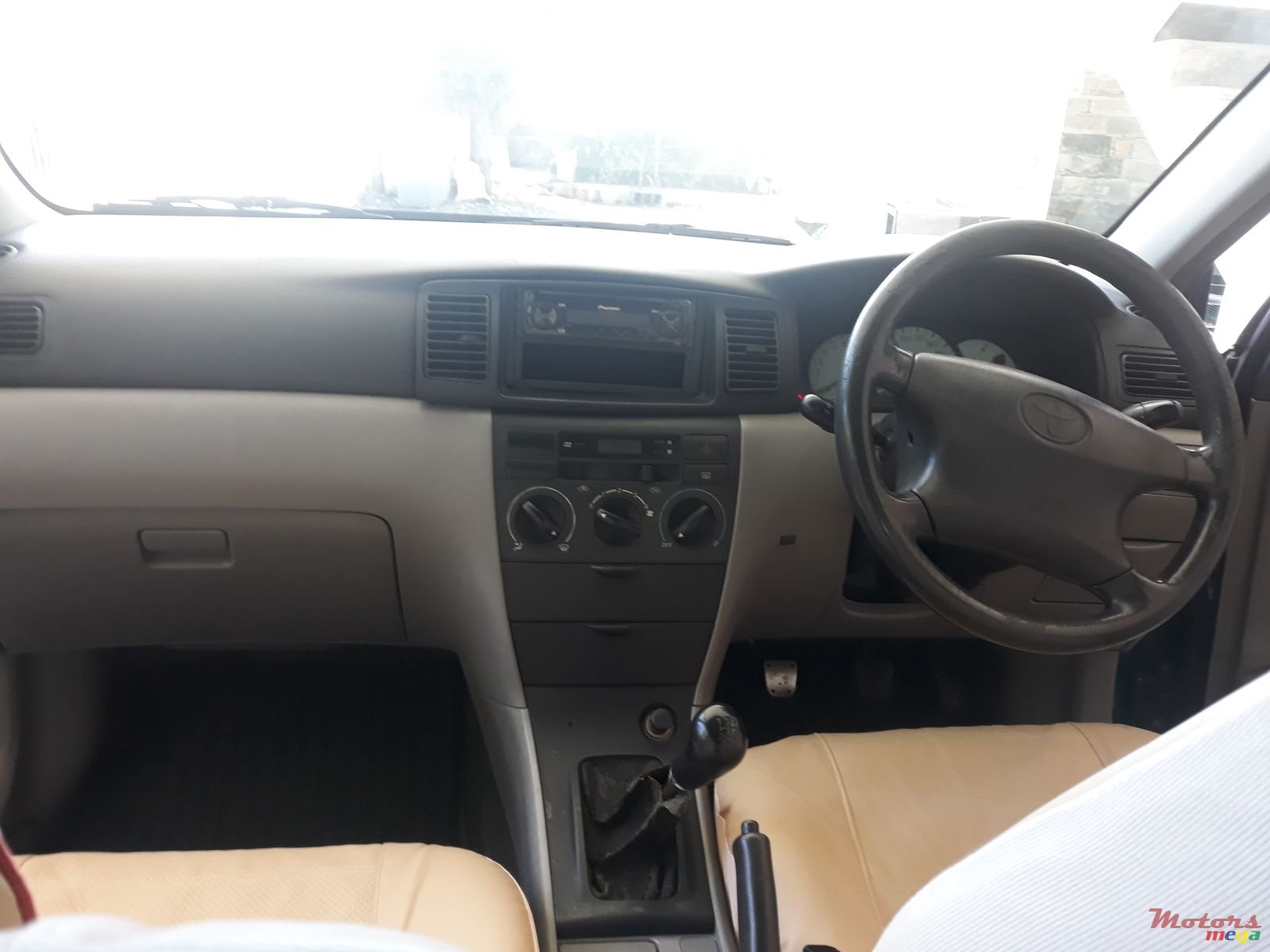 2002' Toyota Corolla Nze121 photo #3