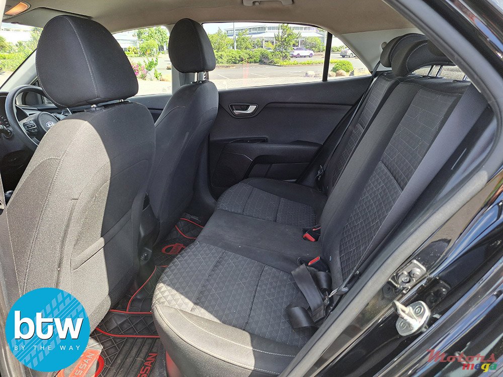 2017' Kia Rio photo #4