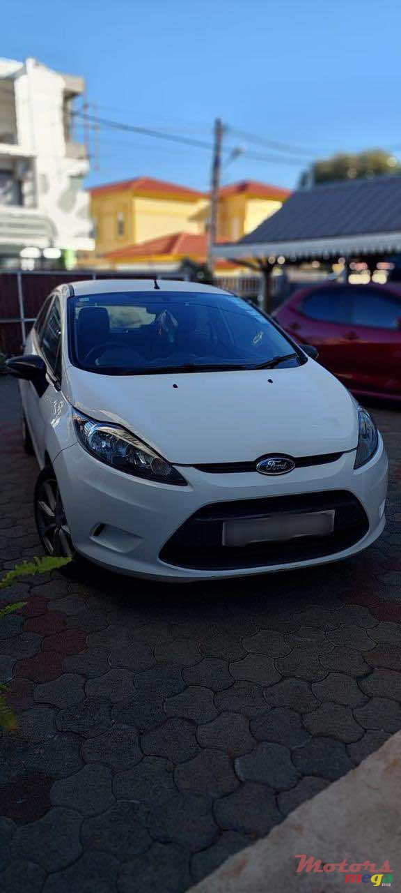 2012' Ford Fiesta photo #1