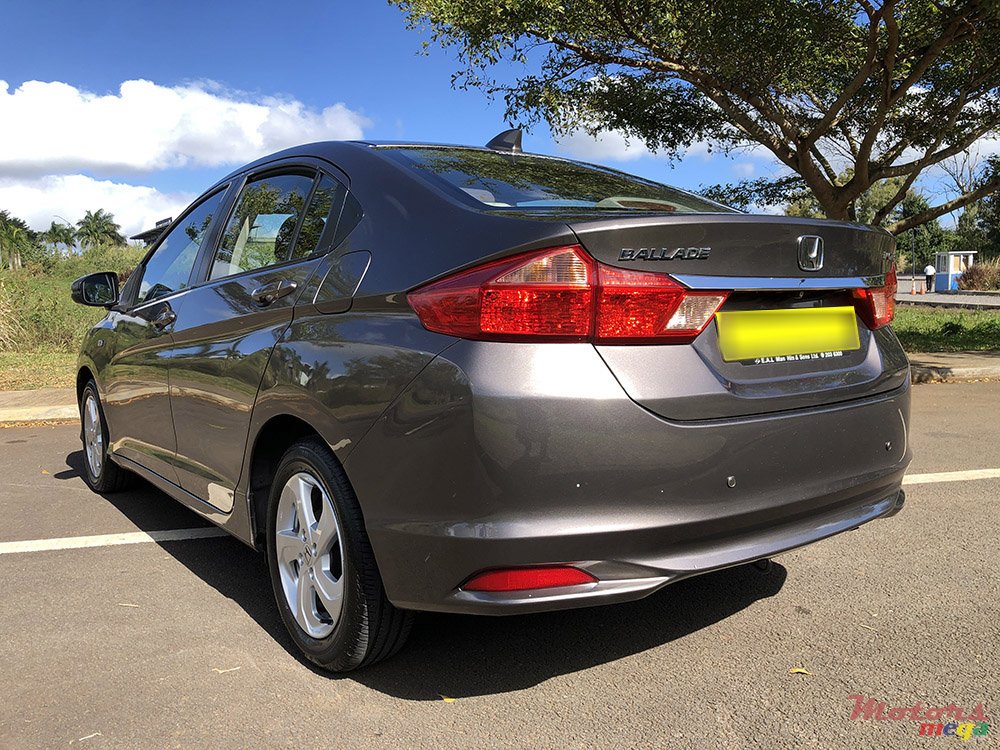 2015' Honda Ballade photo #2